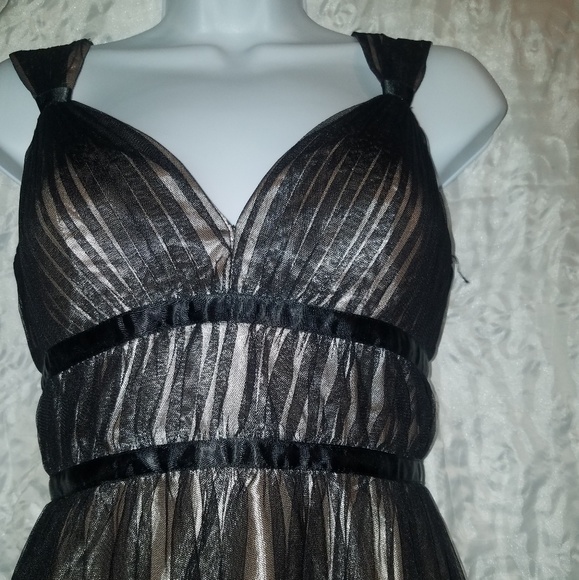 Beautiful Black Cocktail Dress size 3/4 - Picture 2 of 5